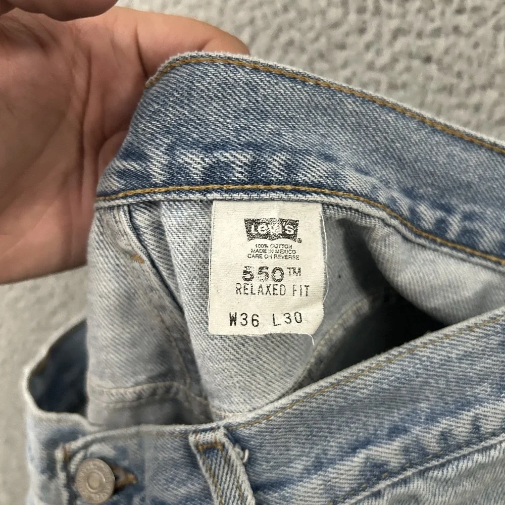 Vintage Levis Jeans Mens 36x30 Blue Denim 550 Relaxed Fit American Light Wash
